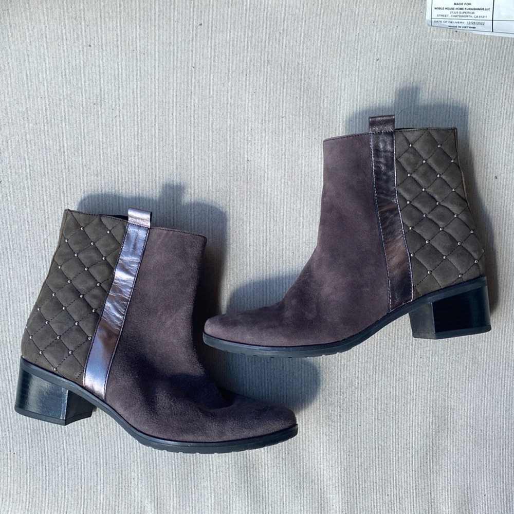 Caprice grey suede quilted detail boot 38.5 UK 8 US